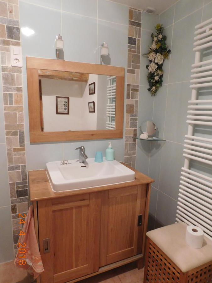 Chez Nous. B & B Bassy Экстерьер фото