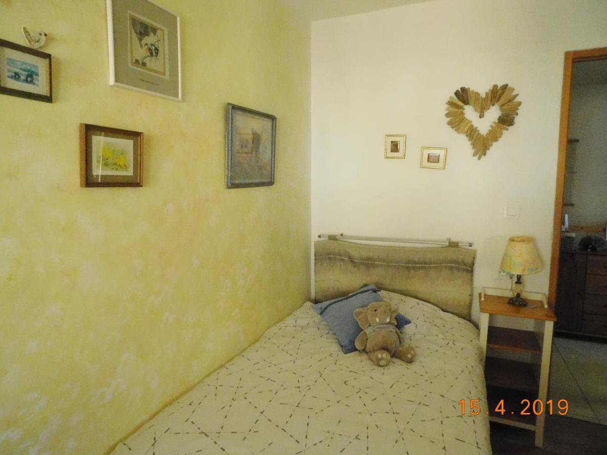 Chez Nous. B & B Bassy Экстерьер фото