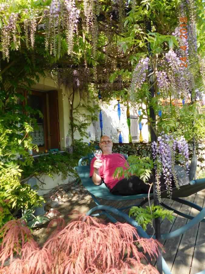 Chez Nous. B & B Bassy Экстерьер фото