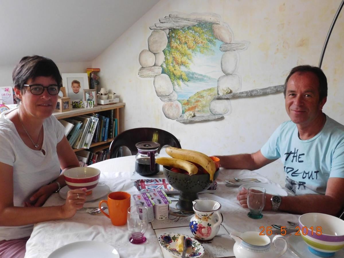 Chez Nous. B & B Bassy Экстерьер фото